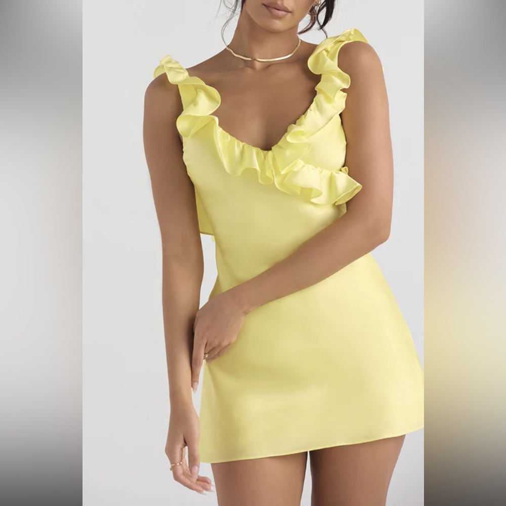 Solid ruffle backless dress